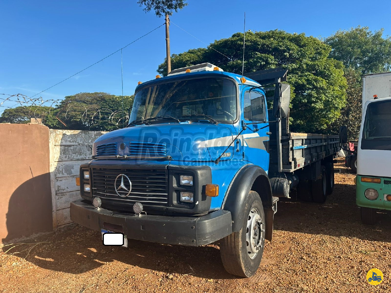 CAMINHAO MERCEDES-BENZ MB 1318 Carga Seca Truck 6x2 Reinaldo Caminhões ARARAQUARA SÃO PAULO SP